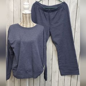 Hanes Petites Ladies Sweatshirt and Open Bottom Fleece Sweatpants